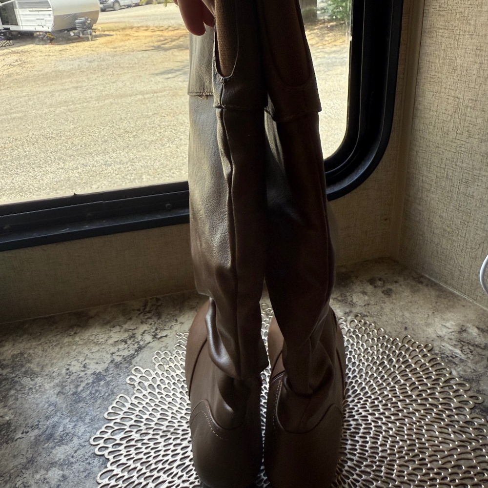 Size 7 knee high boots